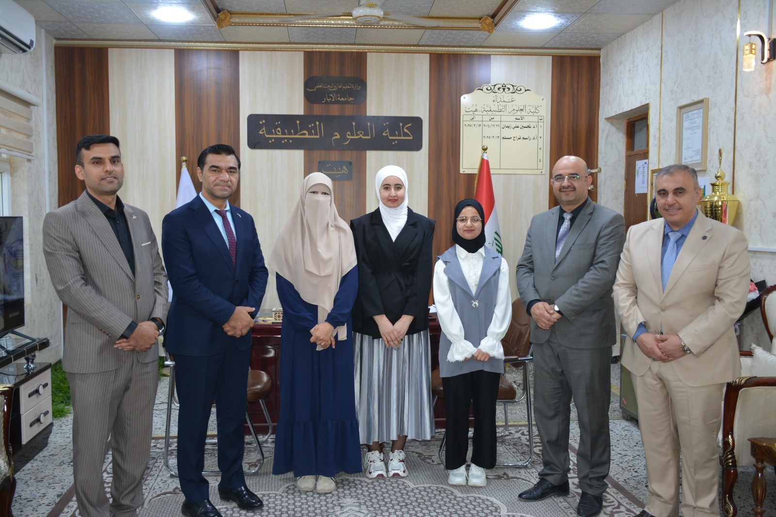 Honoring Female Students Participating in the Creative Forum for Student Graduation Research