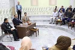 رئيس الجامعة يلتقي مع ممثلين عن الموظفين في الكليات وأقسام الجامعة الادارية