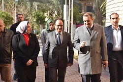 رئيس الجامعة يتفقد اللجان الامتحانية وبنايات كلية طب الأسنان