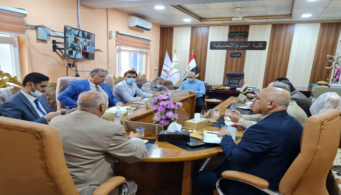 السيدان مساعد ر ئيس الجامعة للشؤون العلمية ا د. مثنى و مساعد رئيس الجامعة للشؤون الإدارية ا.د اثير أنور شريف يحضران هذا اليوم 30/6/2021 الجلسة الثامنة لمجلس كلية العلوم التطبيقية-هيت والتي ترأسها ا.د تحسين علي زيدان عميد الكلية.